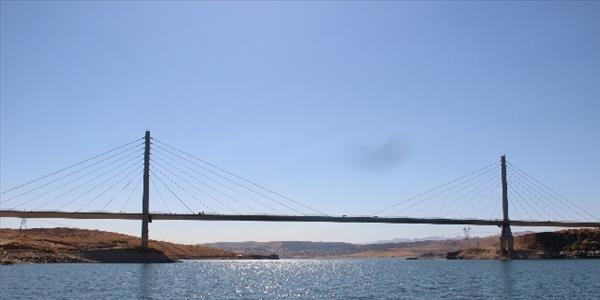 Türkiye'nin 4. büyük asma köprüsünde sona doğru
