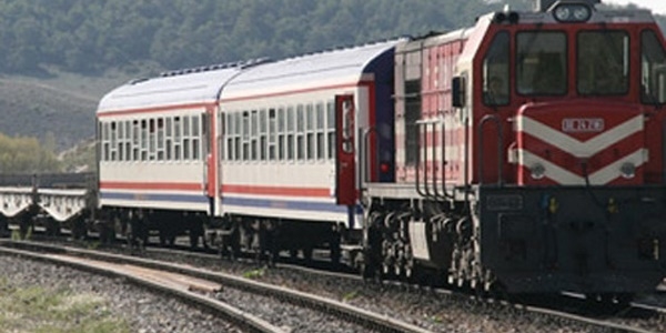 Terörist saldırılar tren seferlerini engelliyor