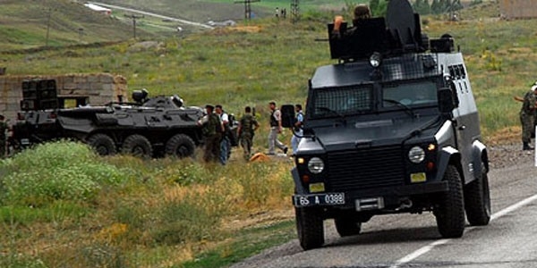 Edirne'de askeri araç devrildi: 1 şehit, 3 yaralı