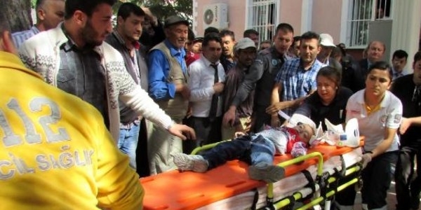 Hükümet Konağı'nda asansörün altında kalan çocuk ağır yaralandı