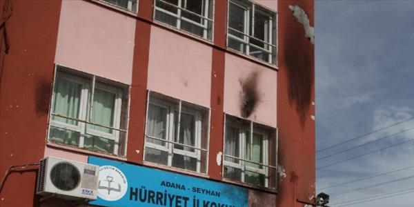 Okula ve sağlık ocağına molotof attılar!