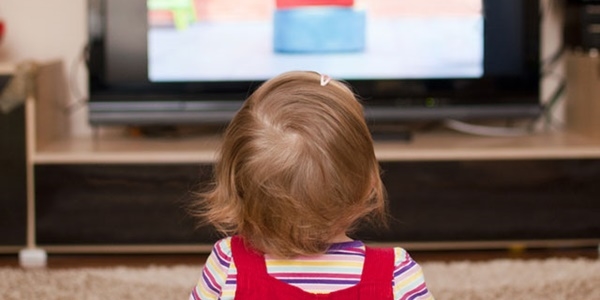 Çocuklara televizyon uyarısı