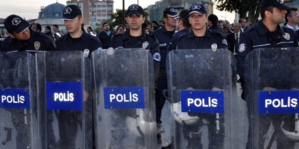 İzmir'de terör operasyonu: 10 gözaltı