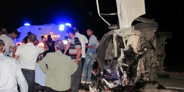 Gaziantep'te trafik kazası: 2 ölü, 12 yaralı