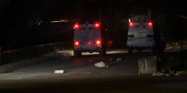 Tatvan'da polis lojmanlarına teröristlerce saldırı