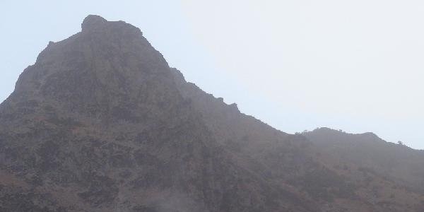 Şemdinli'de çatışma izleri gündüz ortaya çıktı