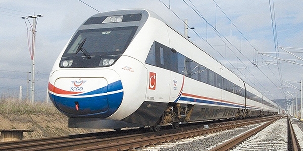 400 km hza ulaan sper hzl tren geliyor