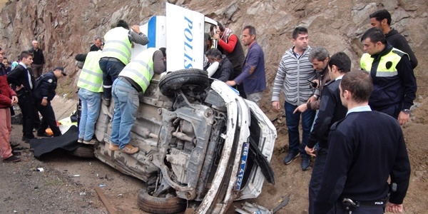 Polis ekip otosu kaza yapt: 3 yaral