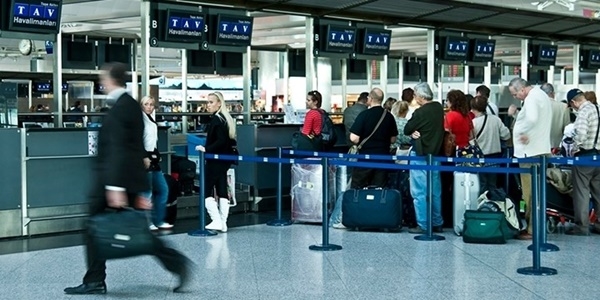 140 milyondan fazla kişi hava yolculuğunu seçti