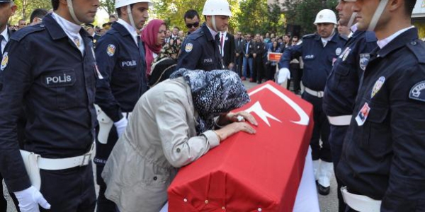 Polis memuru tedavi grd hastanede hayatn kaybetti