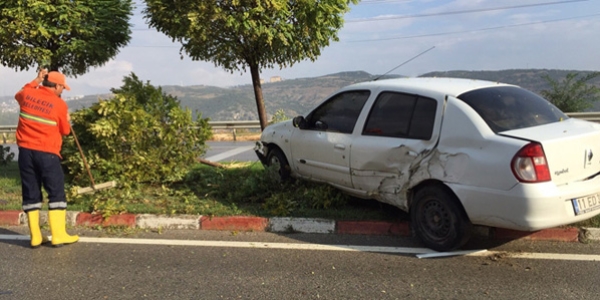 Bilecik'te Sivil polis otomobili kaza yaptı