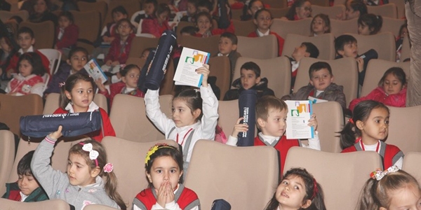 Belediye 28 bin öğrenciye santranç takımı dağıtacak