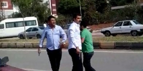 Adliye önünde silahlı kavga