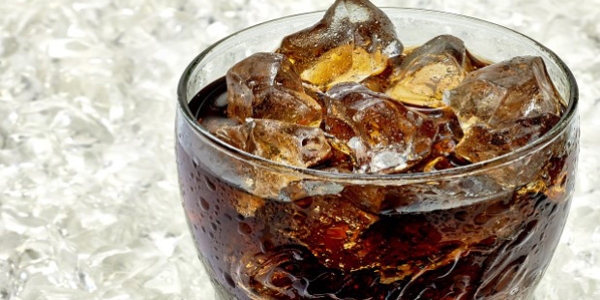 Coca Cola, obeziteyle ilişkisini reddetmeleri için bilim insanlarına para aktarmış