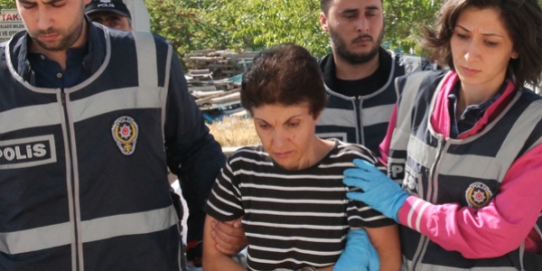 Ortaokul öğrencisi evinde öldürülmüş halde bulundu