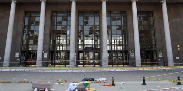 Ankara'daki terör saldırısında ölenler için anma ve uğurlama töreni