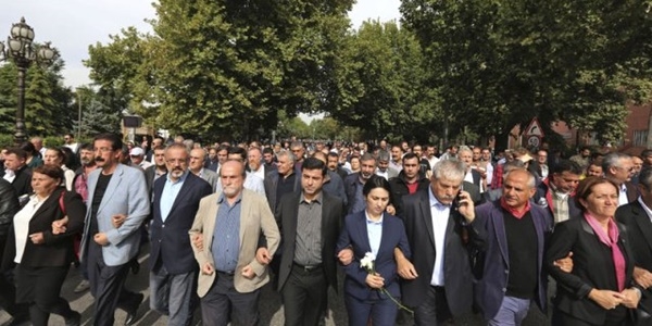 HDP, seçim mitinglerinin iptalini gündeme aldı