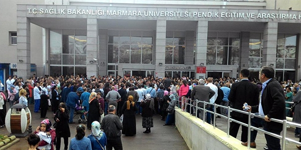 Hastalar sırada doktorlar eylemde