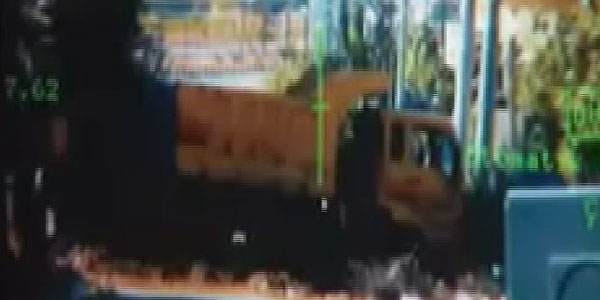 HDP'li belediyeye ait bomba yüklü kamyon böyle patlatıldı