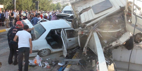 Şanlıurfa'da zincirleme trafik kazası: 16 yaralı