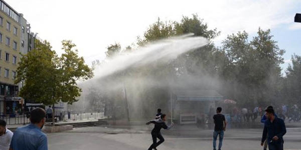 Diyarbakr'da olaylar kt: 1 polis yaral