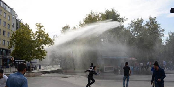 Diyarbakır'da olaylar çıktı: 1 polis yaralı