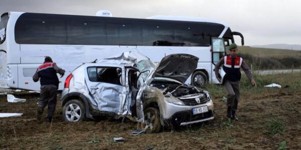 Tekirdağ'da yolcu otobüsüyle otomobill çarpıştı: 1 ölü
