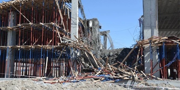 Üniversite hastanesi inşaatında çökme: 2 ölü, 2 işçi enkaz altında