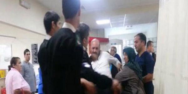 Bursa'da devlet hastanesi acilinde park kavgası