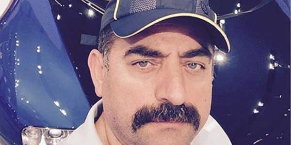 Zekeriya Öz, 7 milyon liralık aracın önünde poz verdi