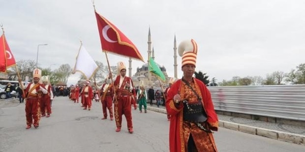 Mehter takımına 1.70 boyunda erkek memur aranıyor