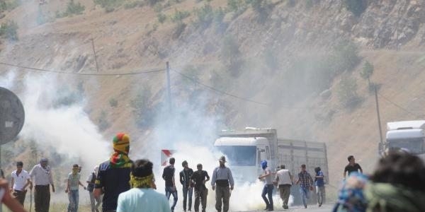 Hakkari'de izinsiz gösteri