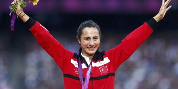 Devlet, dopingli Aslı'dan 2 bin 575 Cumhuriyet altınını geri istedi