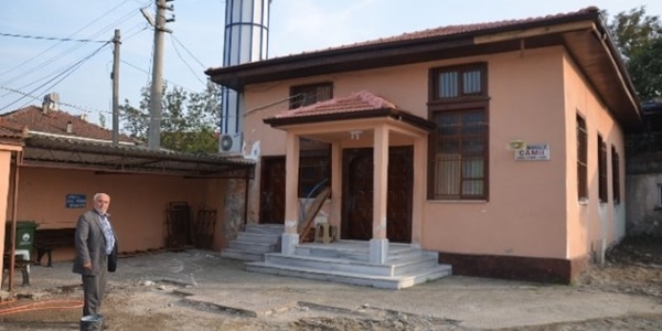 Buda oldu: Musalla taşını çaldılar!