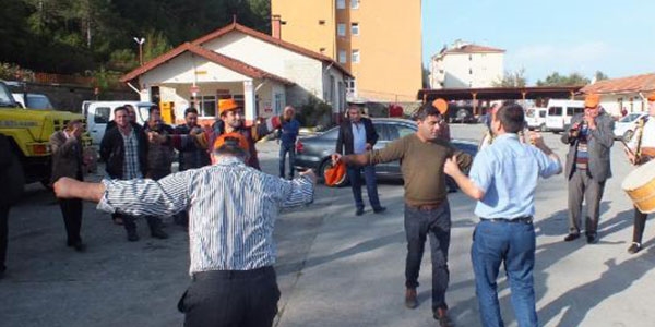 Davullu zurnalı kadro kutlaması