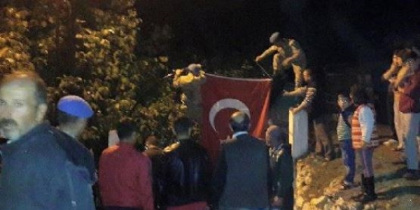 Şehit Uzman Çavuş Uğurlu'nun babaevinde hüzün var
