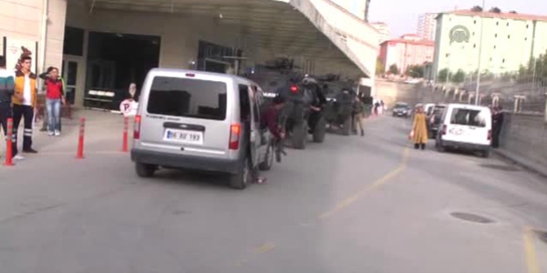 Siirt'te terör örgütünün kullandığı yapılar yıkıldı