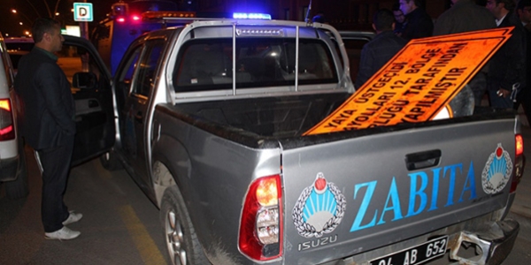 Ağrı'da Belediye zabıta ekibi gözaltına alındı