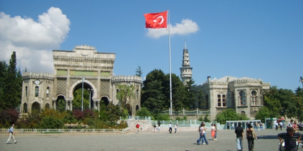 Türkiye'de eğitime 'rekor' başvuru