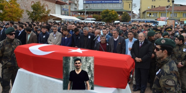 Şehit polis memuru Bayrak, son yolculuğuna uğurlandı