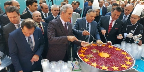 Cumhurbaşkanlığı 14 ilde aşure dağıttı