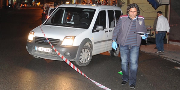 Silahlı saldırıya uğrayan komiser ağır yaralandı