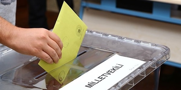 Yurt dnda kullanlan oy pusulalar Ankara'ya getiriliyor