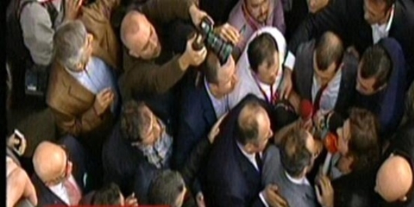 İpek Grubu binası önünde arbede