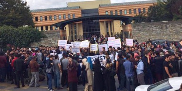 İstanbul Şehir Üniversitesi'nde rektör protestosu