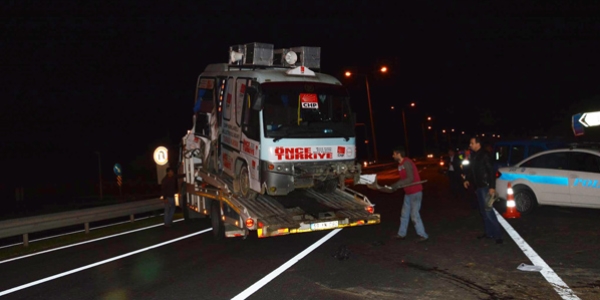 CHP'li kadınları taşıyan minibüs kaza yaptı: 19 yaralı