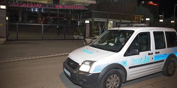 CHP önünde havaya ateş açan zanlı adliyede