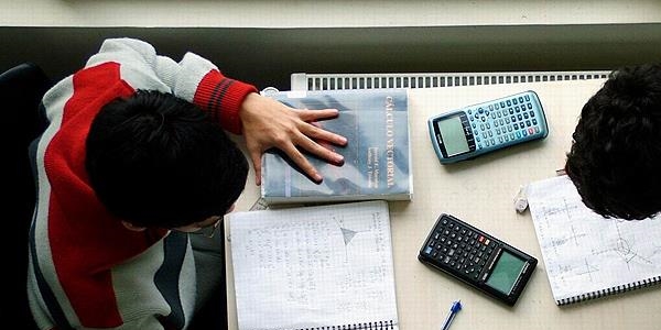 'Parasını verir okurum' devri kapanıyor