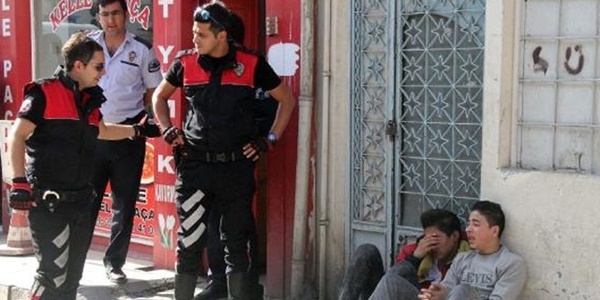 Şanlıurfa'da 2 Suriyeli gazeteci boğazları kesilerek öldürüldü