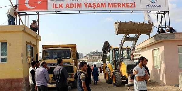 Akçakale'ye sığınmacılar için 'yaşam merkezi'